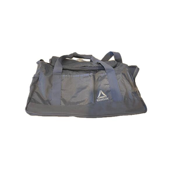 Reebok Medium 20"x10"x10" Lavender Duffel Gym Bag - Picture 1 of 7